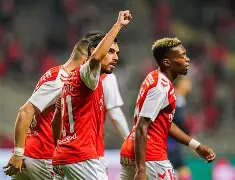 九游体育社区-里程碑夜！本菲卡遗憾出局，英超转会期刷纪录，更衣室稳定，数据趋势出现新变化的简单介绍